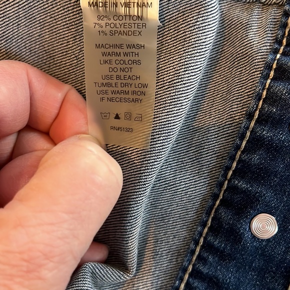 Vince Camuto Jean Jacket Size Medium NWOT - Picture 5 of 5